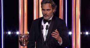 No Bafta, Joaquin Phoenix pede mais diversidade: ‘Sou parte do problema’