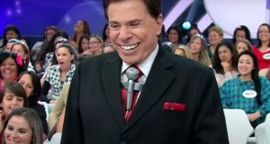 Sumido da TV, Silvio Santos aparece descontraído ao lado de esposa