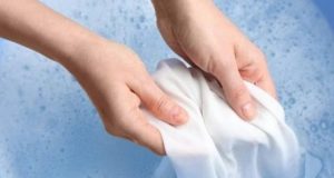 3 dicas de como tirar cheiro de água sanitária