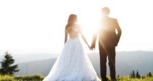 Um dia antes de casamento, casal decide se separar, mas leva cerimônia adiante